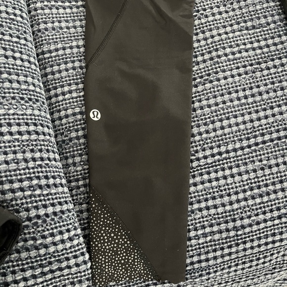 Lululemon Running Leggings, size 6 - Picture 4 of 8